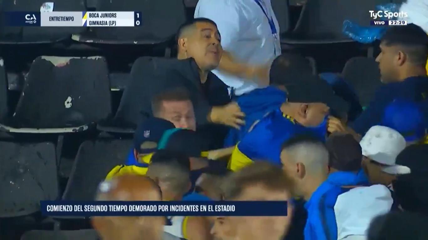 Riquelme entre no meio de briga para controlar torcedores do Boca Juniors - undefined
