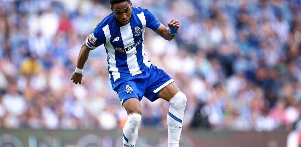 PERSISTE EM WENDELL! São Paulo mantém interesse em lateral e acelera saídas para assinar com o jogador