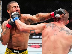 Vitor Petrino sofre nocaute brutal e perde segunda luta seguida no UFC