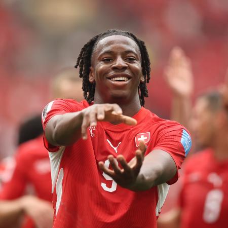 Manzambi comemora após marcar para a Suíça contra o Canadá pela Copa do Mundo 2026 Manzambi comemora após marcar para a Suíça contra o Canadá pela Copa do Mundo 2026