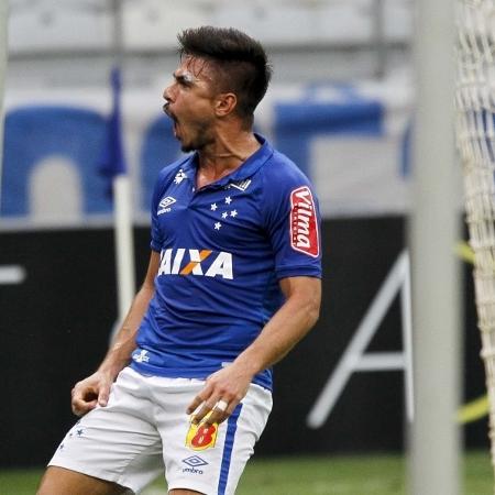 Willian comemora gol do Cruzeiro diante do Fluminense - Washington Alves/Light Press/Cruzeiro