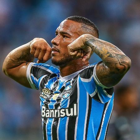 Atacante que passou pelo Grêmio não gostou da publicação do meia Thiago Neves - Lucas Uebel/Grêmio