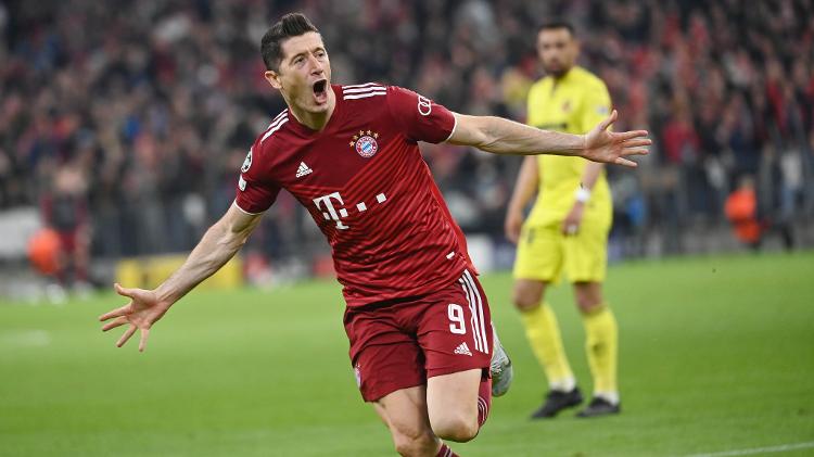 Lewandowski comemora gol do Bayaern contra o Villarreal pela Liga dos Campeões - Sven Hoppe/picture alliance via Getty Images - Sven Hoppe/picture alliance via Getty Images