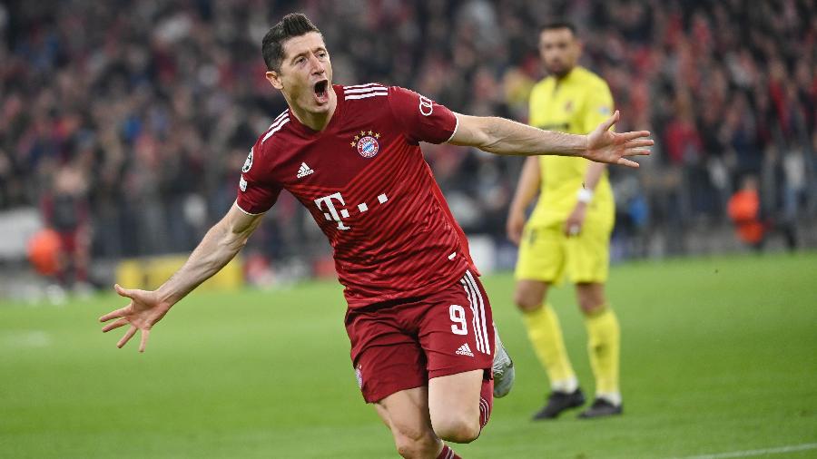 Lewandowski comemora gol do Bayern contra o Villarreal pela Liga dos Campeões - Sven Hoppe/picture alliance via Getty Images