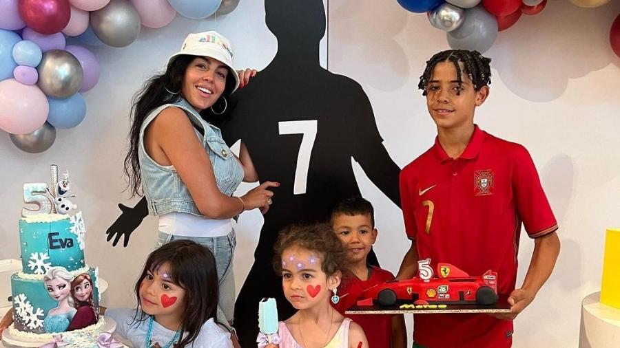 Georgina Rodríguez na festa de 5 anos dos gêmeos Eva e Mateo - Reprodução/Instagram