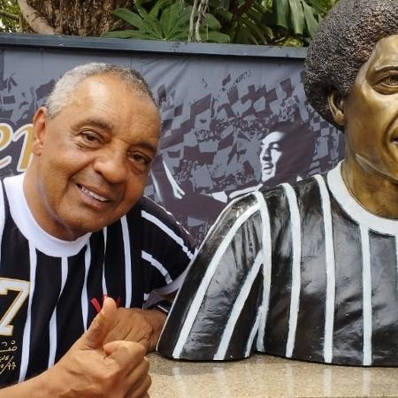 Corinthians inaugura busto do ídolo Basílio - Arthur Sandes/UOL Esporte