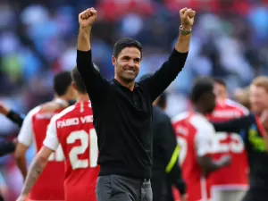 Arsenal anuncia renovação de contrato do técnico Mikel Arteta