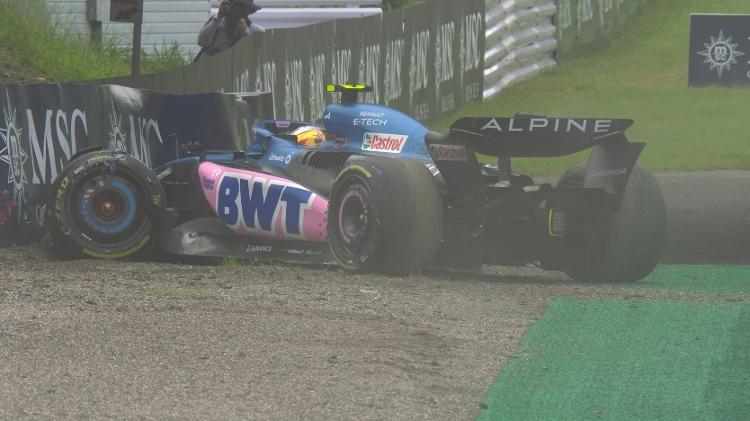 Pierre Gasly, da Alpine, bateu no muro, durante o TL2 do GP do Japão de F1, em Suzuka