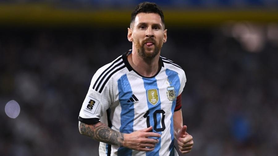 Lionel Messi durante jogo da Argentina contra o Uruguai nas Eliminatórias