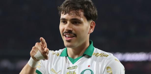 Mauricio assume titularidade no Palmeiras e vive fase de destaque no time.