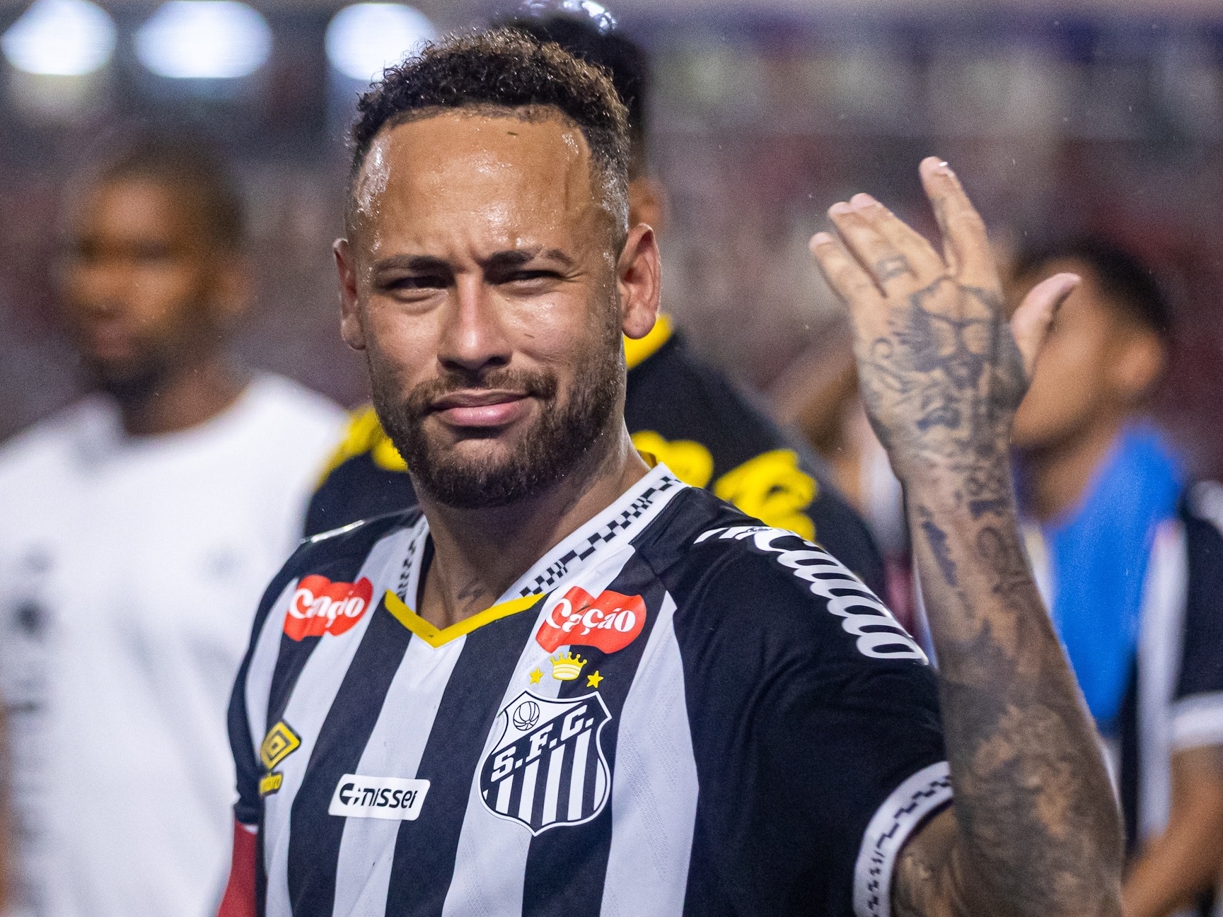 Neymar desabafa sobre críticas por extracampo e vê Brasil 'atrasado'