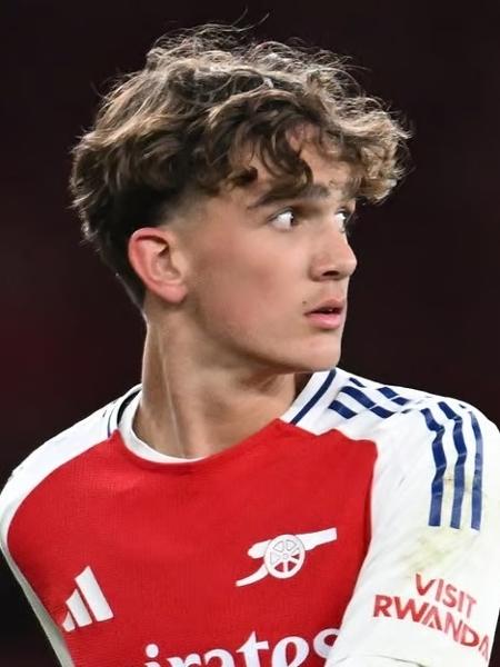 Max Dowman tem só 15 anos, mas já tem quem queira levá-lo para a Copa-2026