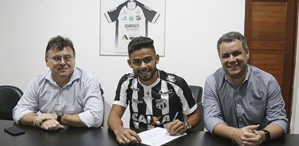Felipe Jonatan (ao centro) tem contrato com o Ceará até dezembro de 2022 - Lucas Moraes/CearaSC.com