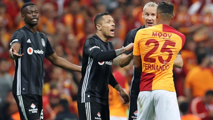Adriano foi titular em 20 jogos do Besiktas na temporada 2018/19 - Murad Sezer/Reuters