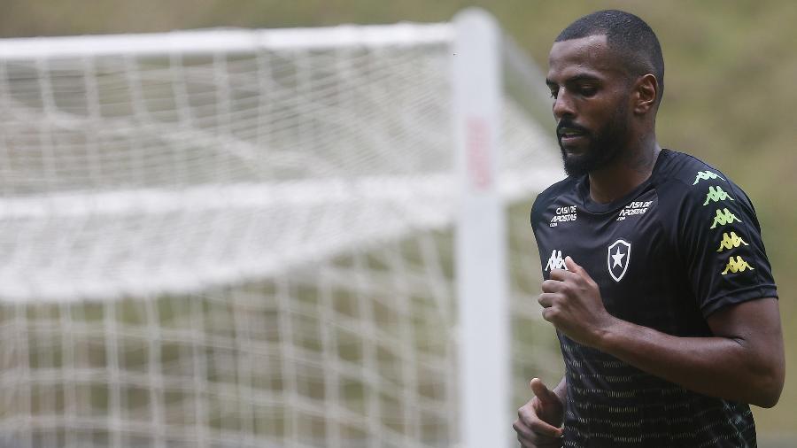 Zagueiro Ruan Renato chegou ao Botafogo para suprir ausência de Gabriel no elenco - Vitor Silva/Botafogo
