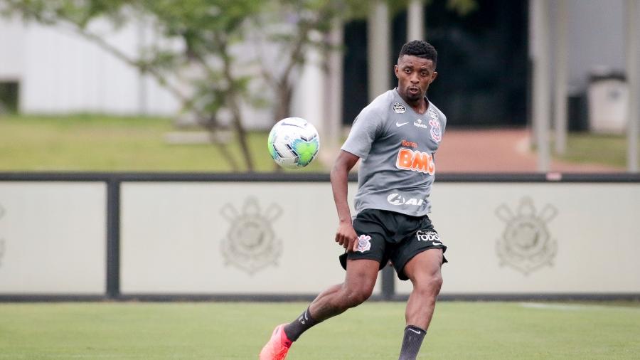 Cafú tem agradado nos treinos, mas não estreia contra o Atlético-MG, amanhã (14), na Neo Química Arena - Rodrigo Coca/Agência Corinthians