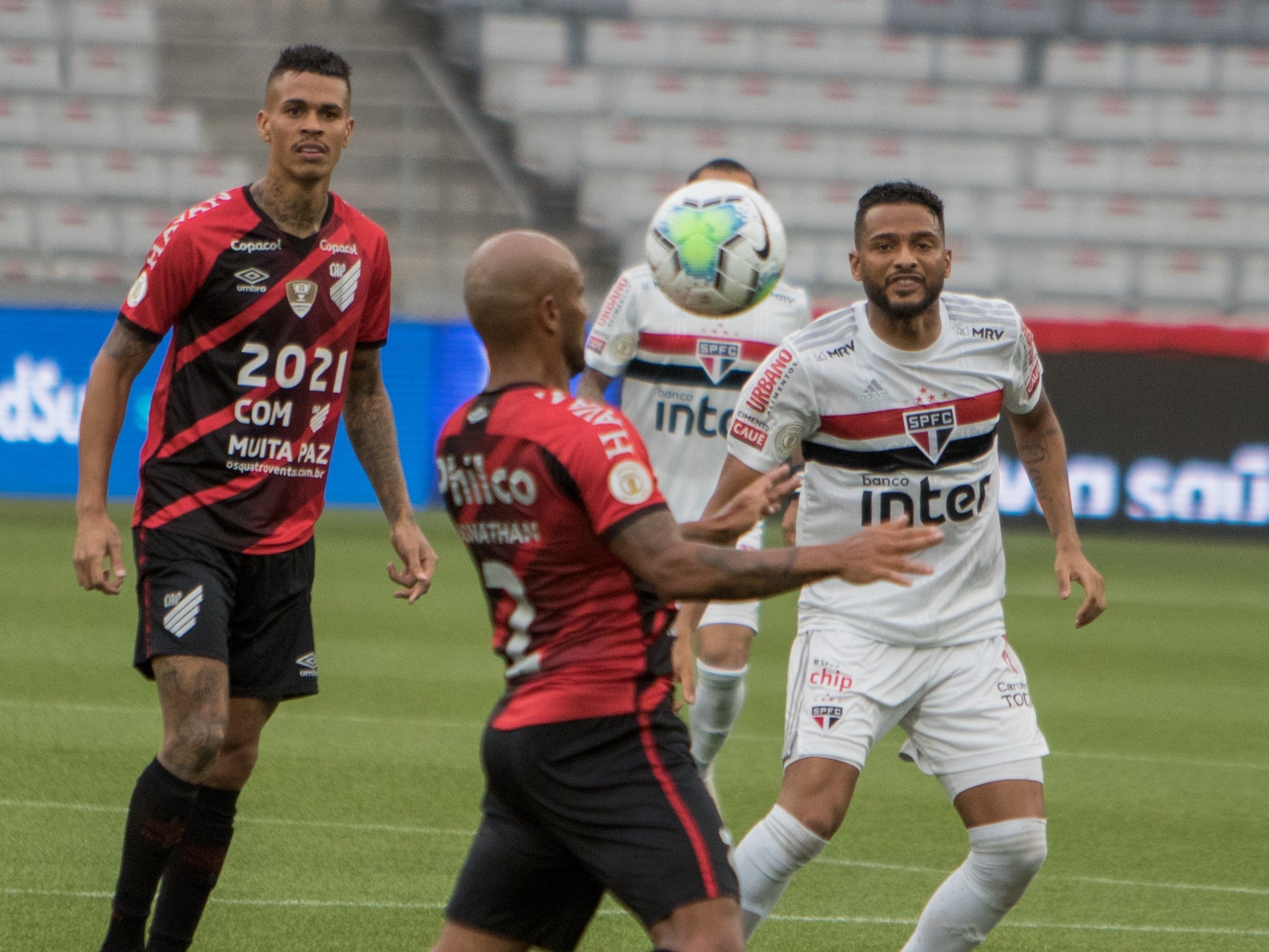 São Paulo x Internacional: onde assistir, prováveis escalações e desfalques  do jogo pelo Brasileirão - Lance!