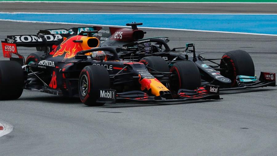 Max Verstappen, da Red Bull, e Lewis Hamilton, da Mercedes, disputam a liderança da temporada - REUTERS/Albert Gea