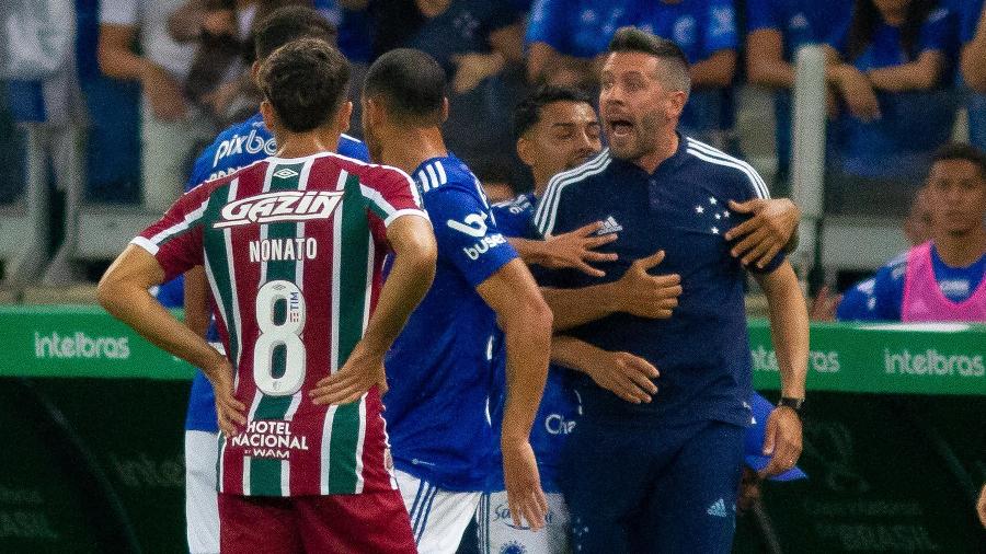 Pezzolano é Líder De Cartões No Cruzeiro