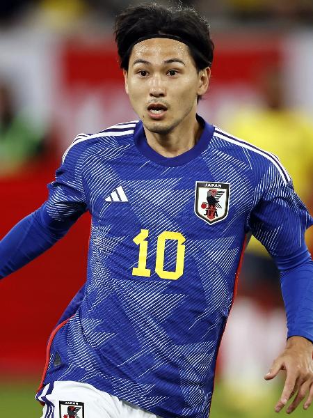 No retorno a Yokohama, Nakamura é vaiado; novo camisa 10 do