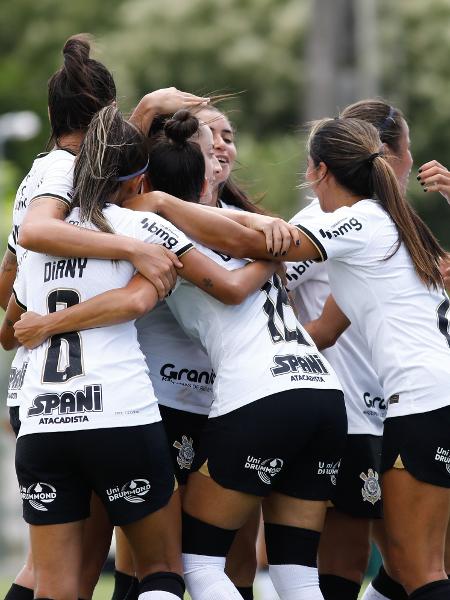 Jogadoras do Corinthians celebram gol contra o Ceará na estreia no Brasileirão Feminino - Rodrigo Gazzanel / Ag. Corinthians