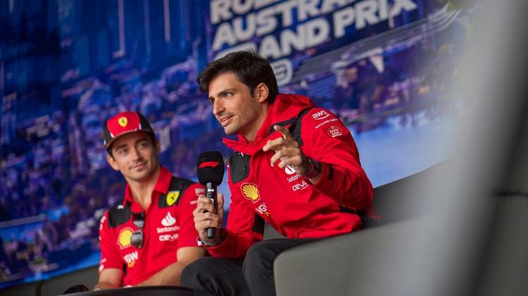 Charles Leclerc e Carlos Sainz em entrevista antes do GP da Austrália