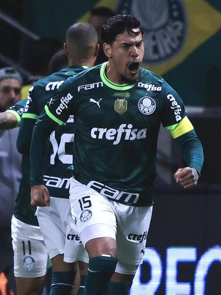 Gustavo Gomez celebra gol em Palmeiras x Fortaleza, jogo da Copa do Brasil