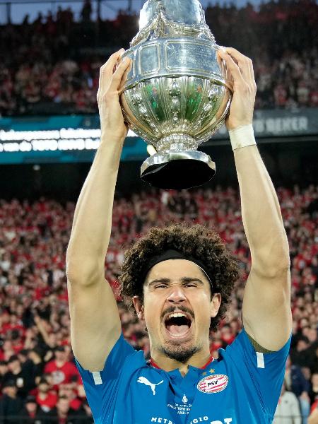 André Ramalho comemora título da Copa da Holanda 2023 - Prestige/Soccrates/Getty Images