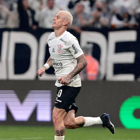 Róger Guedes, do Corinthians, comemora seu gol cotnra o Fluminense, pelo Brasileiro - Marcello Zambrana/AGIF