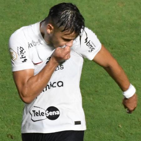 Romero comemora gol do Corinthians sobre o Vasco em jogo do Campeonato Brasileiro