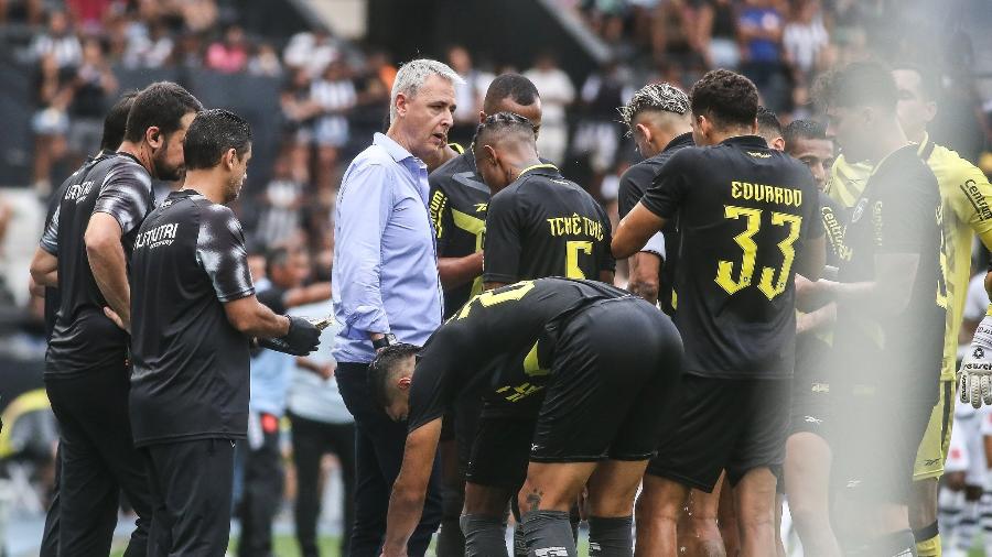 Botafogo estreia na Libertadores hoje (21)