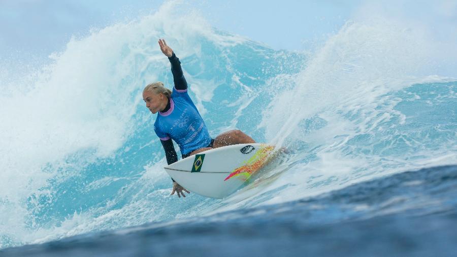 Tatiana Weston-Webb avança às quartas de final do surfe