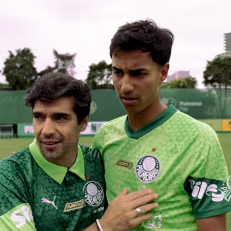 Abel Ferreira se despede de Vitor Reis, que assinou com o Manchester City