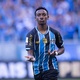 Promessa de 18 anos marca, e Gr&ecirc;mio vence o Coritiba em Porto Alegre