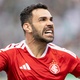 Inter aproveita falha, bate Chape e desencanta ap&oacute;s 8 jogos, mas fica no Z4