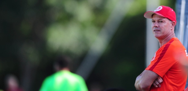 Antônio Carlos Zago observa jogo-treino do Inter e monta time para estreia - Ricardo Duarte/Divulgação SCI