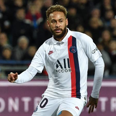 Neymar em ação na partida do PSG contra o Montpellier - Pascal GUYOT / AFP