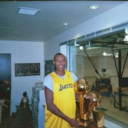 Jefferson Sobral jogou nos Lakers em 2003, quando conheceu Kobe Bryant - Arquivo Pessoal