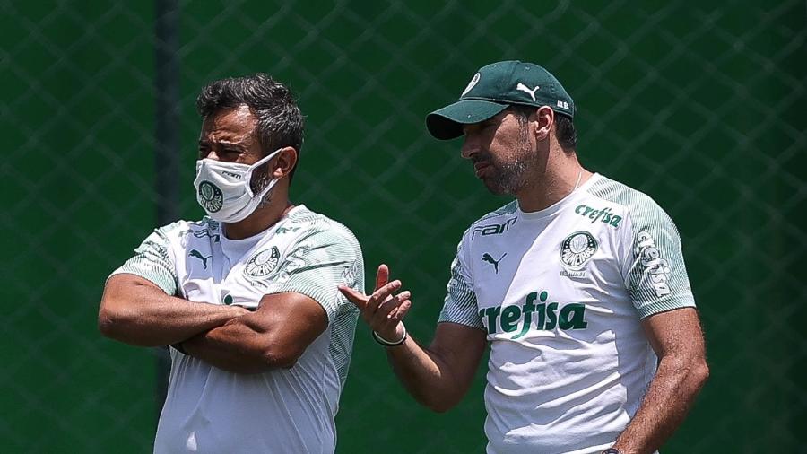 O coordenador científico Daniel Gonçalves e o técnico Abel Ferreira durante treino do Palmeiras - Cesar Greco