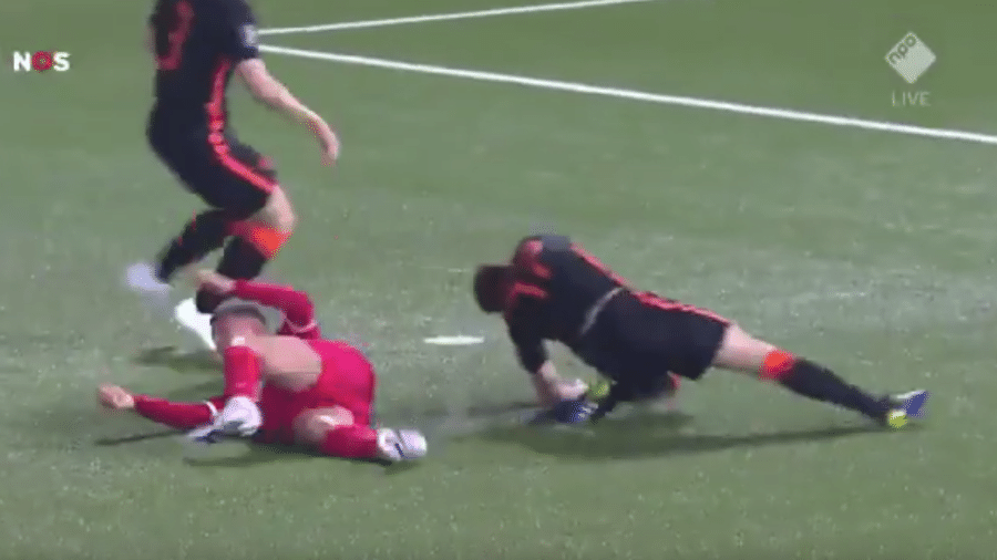 Daley Blind sofre lesão durante partida entre Holanda e Gibraltar - Reprodução
