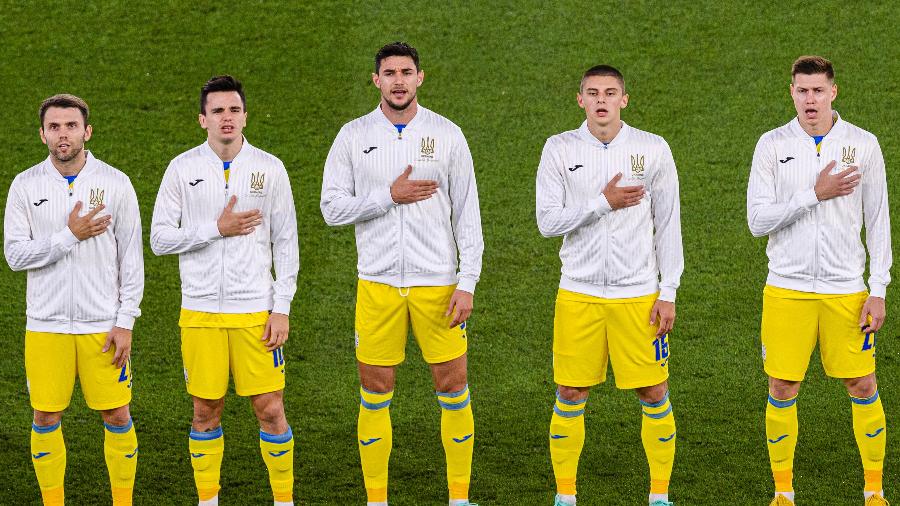 Jogadores da seleção da Ucrânia de futebol, antes de jogo da Eurocopa 2020 - Marcio Machado/Eurasia Sport Images/Getty Images
