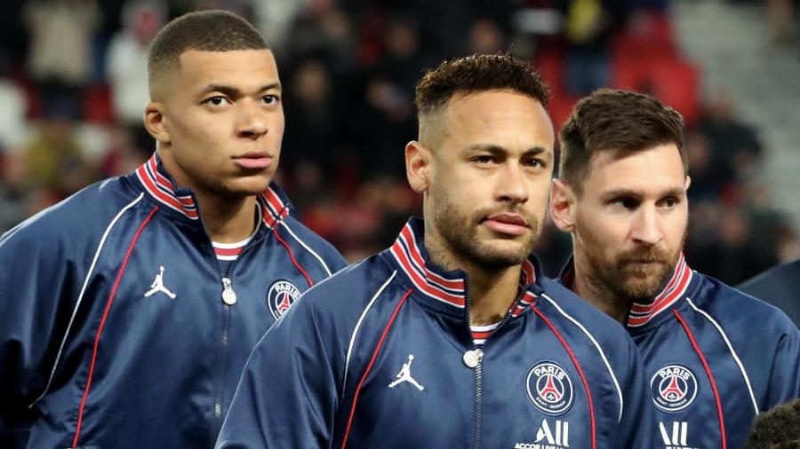 Mbappé, Neymar e Messi antes de jogo do PSG pelo Campeonato Francês - Xavier Laine/Getty Images