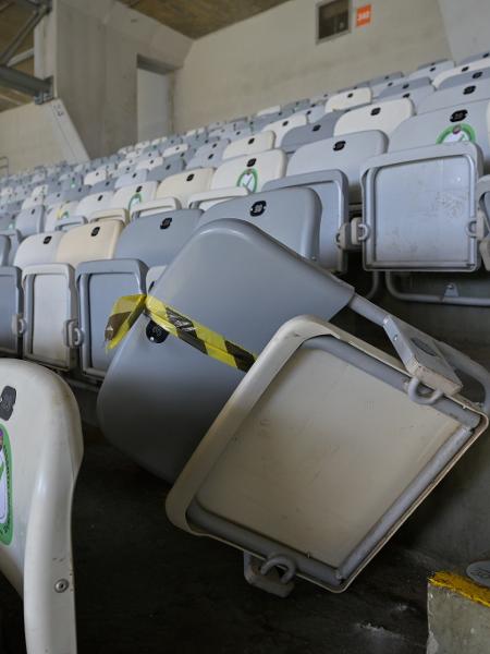 Cadeira do Mineirão danificada após um jogo de futebol - Pedro Vilela/Agência i7/Mineirão