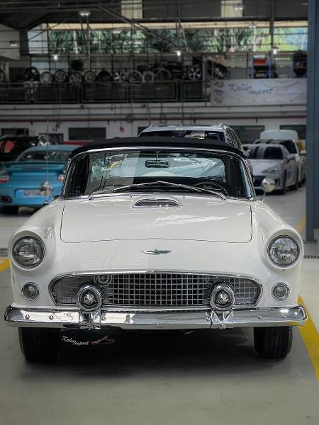 Oficina restaurou Ford Thunderbird de 1956 da coleção de carros do técnico Abel Ferreira - Reprodução