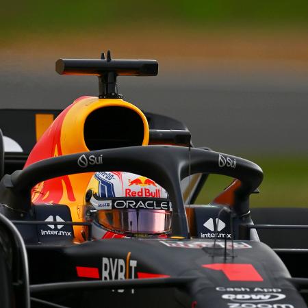 Max Verstappen durante a sessão classificatória para o GP da Inglaterra, em Silverstone - Dan Mullan/Getty Images