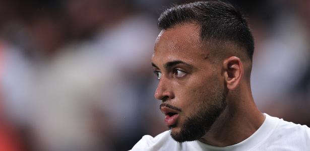Corinthians renova empréstimo com Maycon para próxima temporada; confira detalhes.