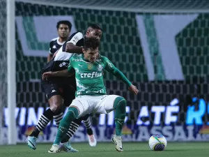 Com Vasco à espera de milagres, Palmeiras joga tranquilo e vence 1a em casa