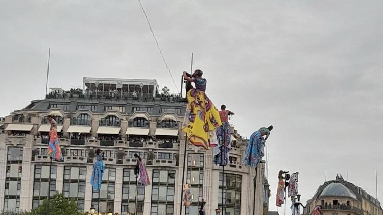 Julio Nascimento trabalha com circo há 23 anos e participou da abertura dos Jogos Olímpicos de Paris