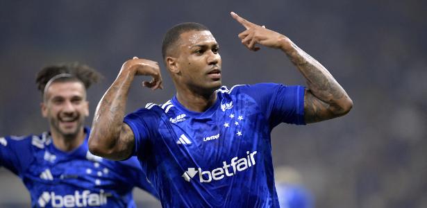 Cruzeiro supera Boca Juniors nos pênaltis após expulsão relâmpago na partida