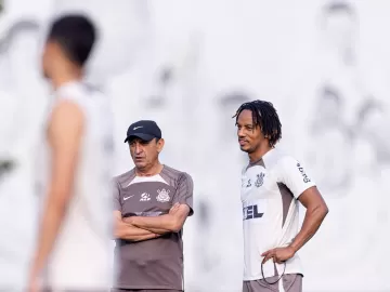 Corinthians vê holofotes em Depay e se empolga com reforço coadjuvante